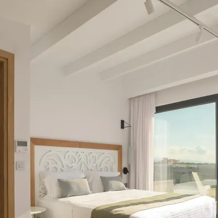 Aesthea 5-star Villa, 2pools, Gym, Cinema, Sauna, By Thinkvilla *